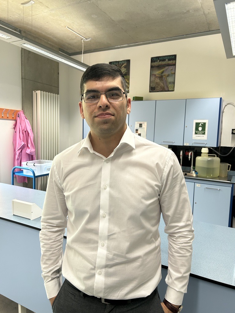 Picture of Hossein Hosseini